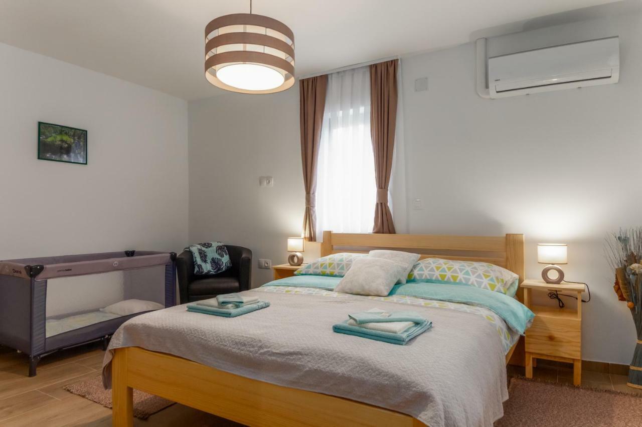 Holiday Home, Apartman Obajdin Slunj Exterior foto